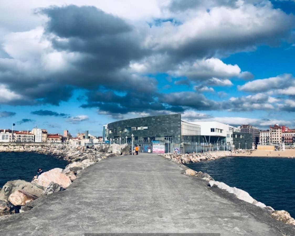 Poniente Beach Gijón Extérieur photo